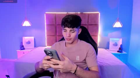 Snapshot of alejootwink chatting on 02.15.26 ALejoo Saenz online show from 02.15.26