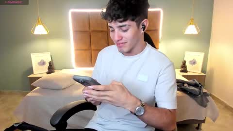 Snapshot of alejootwink chatting on 02.27.26 ALejoo Saenz online show from 02.27.26