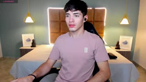 Snapshot of alejootwink chatting on 03.03.26 ALejoo Saenz online show from 03.03.26