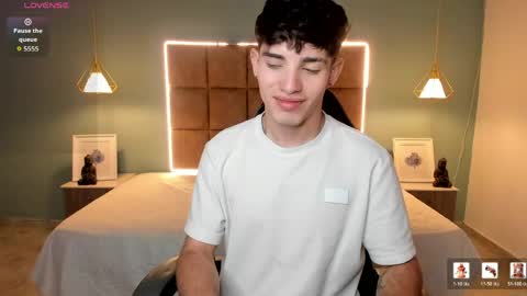 ALejoo Saenz online show from 04.18.26