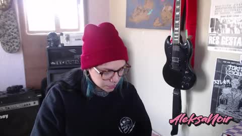 Snapshot of aleksanoir chatting on 02.06.25 AleksaNoir online show from 02.06.25