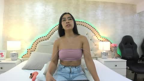 Snapshot of alenacoleman chatting on 05.15.26 ALENA online show from 05.15.26