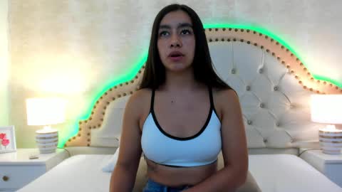 Snapshot of alenacoleman chatting on 05.22.26 ALENA online show from 05.22.26