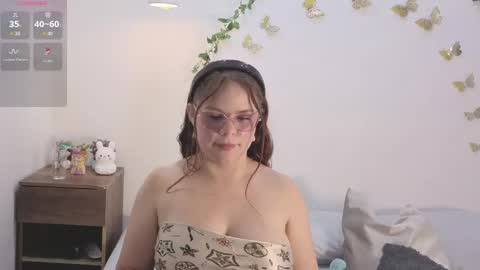 Snapshot of alesia_rose chatting on 05.29.26 Ambar online show from 05.29.26