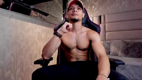 Snapshot of aless_king chatting on 12.29.24 Alessandro King online show from 12.29.24