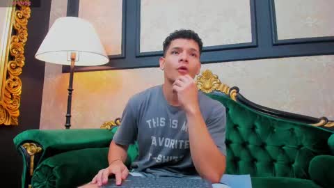 Snapshot of aless_king chatting on 03.05.25 Alessandro King online show from 03.05.25