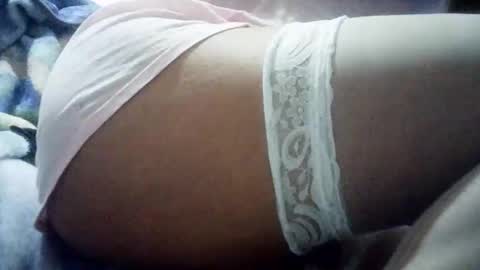 Snapshot of aless_lorraines chatting on 11.15.25 aless_lorraines online show from 11.15.25