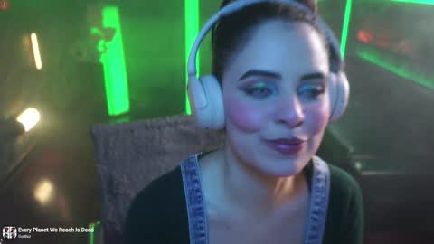 Snapshot of alessa_goreng chatting on 01.26.25 Alessa Goreng online show from 01.26.25