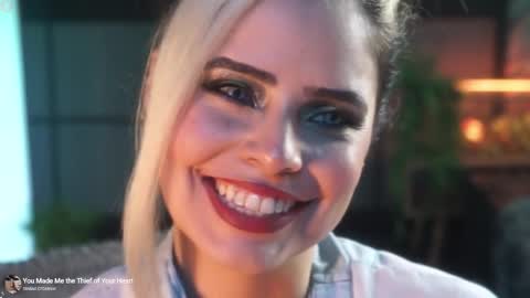 Snapshot of alessa_goreng chatting on 10.19.25 Alessa Goreng online show from 10.19.25