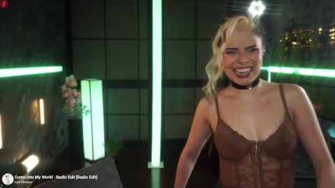 Snapshot of alessa_goreng chatting on 11.21.25 Alessa Goreng online show from 11.21.25