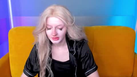 Snapshot of alessakiss chatting on 11.14.25 alessakiss online show from 11.14.25