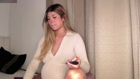 Snapshot of alessandrabloom chatting on 05.18.26 Alessandra Bloom online show from 05.18.26