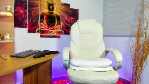 Snapshot of alessandro__wye chatting on 01.19.25 ALESSANDRO WYE online show from 01.19.25