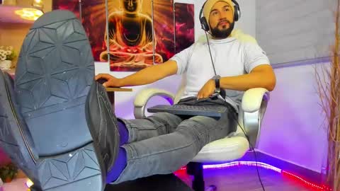 Snapshot of alessandro__wye chatting on 01.26.25 ALESSANDRO WYE online show from 01.26.25