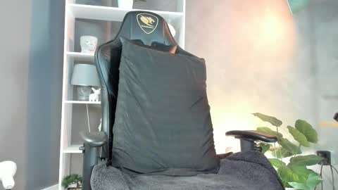 Snapshot of alessandro_duty chatting on 09.27.25 Alessandro INDEPENDENT MODEL online show from 09.27.25