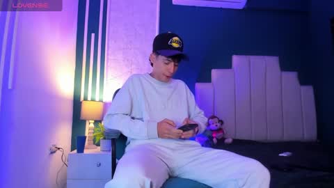 Alessandro Dybala online show from 02.19.25