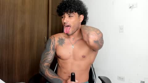 Alessandro Vanni online show from 01.22.25