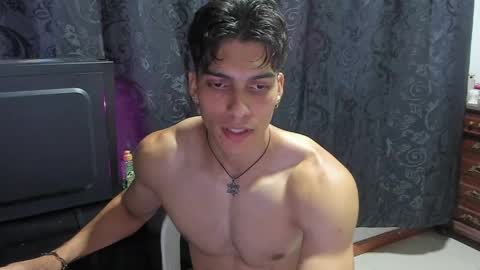 Snapshot of alessio_vale chatting on 04.04.26 alessio Vale online show from 04.04.26