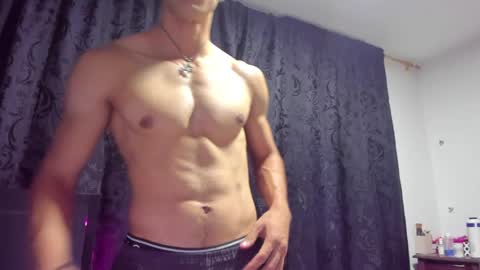 Snapshot of alessio_vale chatting on 04.07.26 alessio Vale online show from 04.07.26