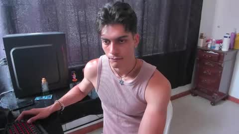 Snapshot of alessio_vale chatting on 04.07.26 alessio Vale online show from 04.07.26