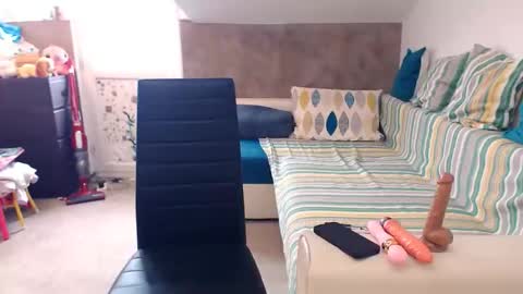 Snapshot of alesyadollblonde chatting on 10.26.25 AlesyadollBlonde online show from 10.26.25