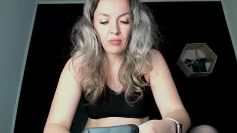 Snapshot of alesys69 chatting on 05.04.26 alesys69 online show from 05.04.26
