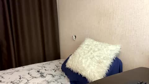 Aletta Oushen online show from 12.21.24