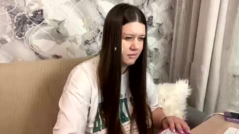 Aletta Oushen online show from 02.05.25