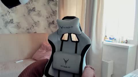 Aletta Oushen online show from 09.19.25