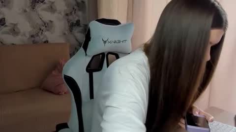 Aletta Oushen online show from 09.20.25