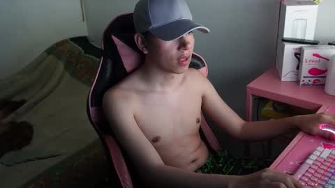 Snapshot of alex__caruso chatting on 10.06.25 Alex online show from 10.06.25