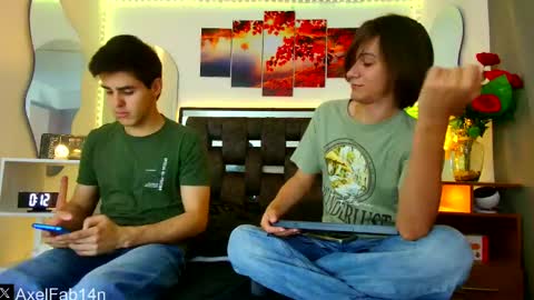 Snapshot of alex_and_fabian chatting on 02.02.25 sneider online show from 02.02.25