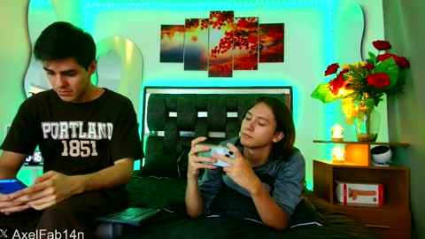 Snapshot of alex_and_fabian chatting on 02.03.25 sneider online show from 02.03.25