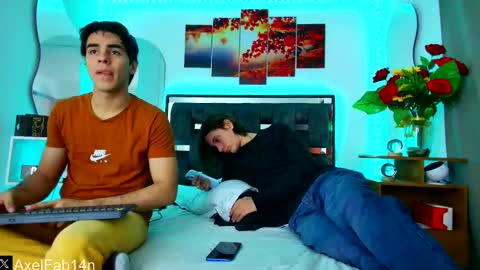 Snapshot of alex_and_fabian chatting on 02.22.25 sneider online show from 02.22.25