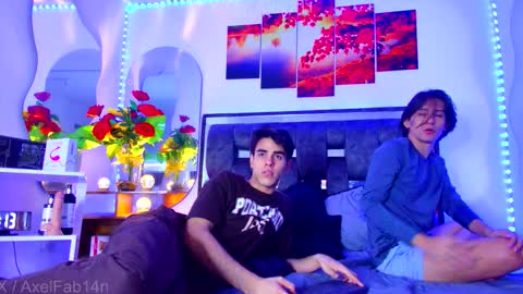 Snapshot of alex_and_fabian chatting on 10.13.25 sneider online show from 10.13.25