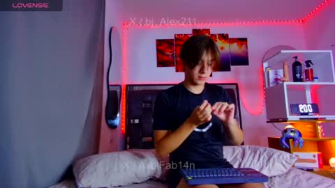Snapshot of alex_and_fabian chatting on 07.14.26 sneider online show from 07.14.26
