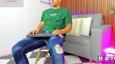 Snapshot of alex_cute77 chatting on 05.13.26 alex online show from 05.13.26