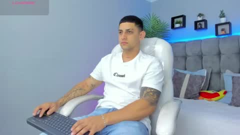 Snapshot of alex_cute77 chatting on 05.16.26 alex online show from 05.16.26