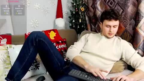 Snapshot of alex_onelove chatting on 12.14.24 Alex online show from 12.14.24