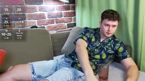 Snapshot of alex_onelove chatting on 09.26.25 Alex online show from 09.26.25