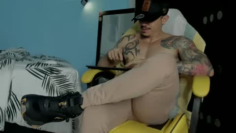 Snapshot of alex_sthorm chatting on 10.02.25 alex_sthorm online show from 10.02.25