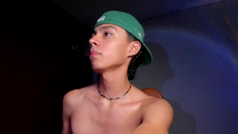 Snapshot of alex_sweet_69 chatting on 09.22.25 Alex online show from 09.22.25