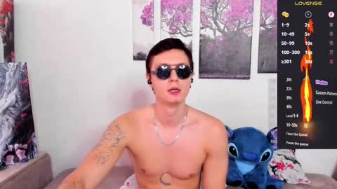 Snapshot of alex_wandhot chatting on 10.12.25 Alex WandHot online show from 10.12.25