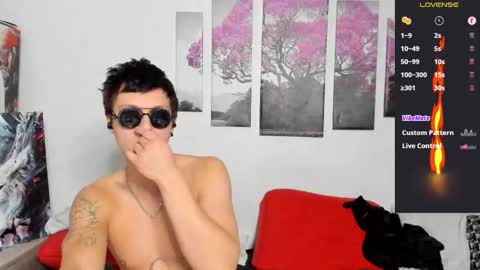 Snapshot of alex_wandhot chatting on 10.15.25 Alex WandHot online show from 10.15.25