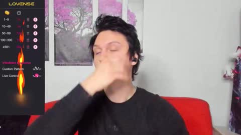 Alex WandHot online show from 12.14.25