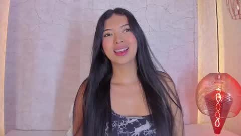 Snapshot of alexa_millers_ chatting on 11.05.25 Alexa Millers online show from 11.05.25