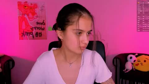 Snapshot of alexa_night_ chatting on 11.21.25 alexa_night_ online show from 11.21.25