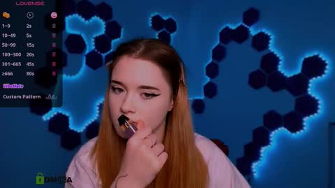 Snapshot of alexa_night_ chatting on 11.25.25 alexa_night_ online show from 11.25.25