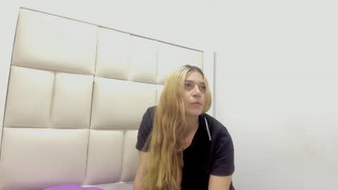 Snapshot of alexa_prada chatting on 07.15.26 alexa_prada online show from 07.15.26