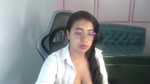Snapshot of alexa_romero_t chatting on 09.16.25 Alexandra online show from 09.16.25